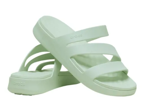 Crocs Getaway Strappy Sandale (mint) für Damen, Größe 41-42 - Entdecken Sie die Crocs Getaway Kollektion mit innovativer Free Feel Technology. Diese leichte Sandale bietet optimalen Komfort und Flexibilität für jeden Anlass – einmal angezogen, möchten Sie sie nie wieder ausziehen!