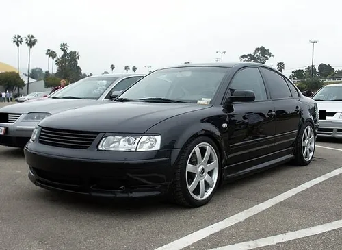 Frontgrill Sport Grill Kühlergrill Schwarz ohne Emblem für VW Passat 3B B5 96-00