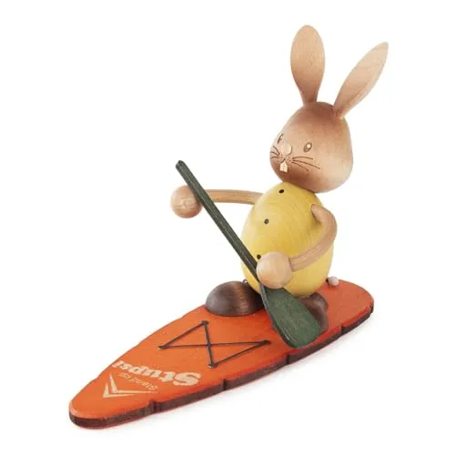 Rudolphs Schatzkiste Osterfigur Stupsi auf Stand up Board bunt Höhe 12cm NEU Surfbrett Osterhase Osterfigur Hoppel Meister Lampe Osterdeko Osterhasenfigur Ostern Korb Osterei Frühling Erzgebirge