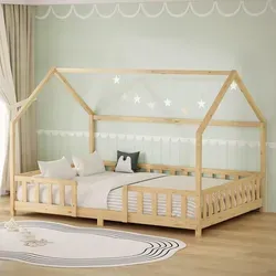 ML-Design Kinderbett 140x200cm mit Rausfallschutz und Dach aus Kiefernholz - Kreatives Hausbett für Kinder mit Rausfallschutz, gefertigt aus robustem Kiefernholz. Ideal für sicheres Schlafen und Spielen, bietet es eine gemütliche Atmosphäre und eine komfortable Einstiegshöhe.