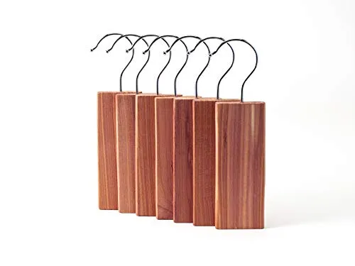 Hanseholz 7X Zedernholzblöcke – FSC®-Zertifiziert – Natürlicher Bio Mottenschutz für den Kleiderschrank – Langlebige und chemiefreie Mottenabwehr gegen Kleidermotten Schrank Kleiderschutz