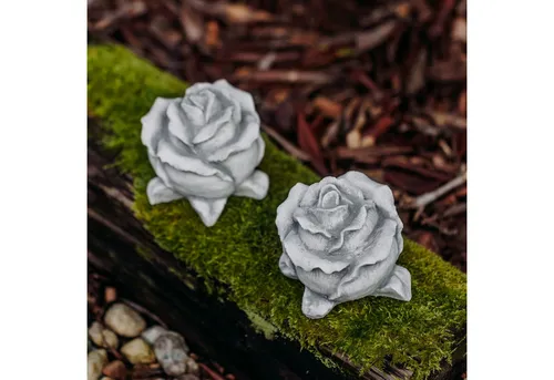 Gartenfigur Zwei romantische Deko-Rosen, H. 10 cm - Figuren - Frostsichere Deko-Rosen, ideal für romantische Akzente im Garten, auf der Terrasse oder im Haus.