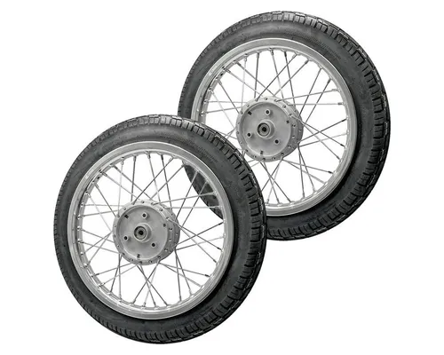 Craftride Satteltasche Set 2x Felge + Reifen VRM094 für Simson S51 S50 S70 - Motorradreifen Set mit 2 Felgen und Reifen, perfekt für Simson Modelle, bietet zuverlässige Qualität und einfache Montage.