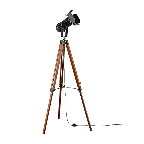 Lindby Stehlampe Hilma - Industrielle Tripod-Stehlampe aus Kiefernholz und Metall, im Scheinwerferdesign, ideal für kreative Wohnräume und ein einzigartiger Blickfang.