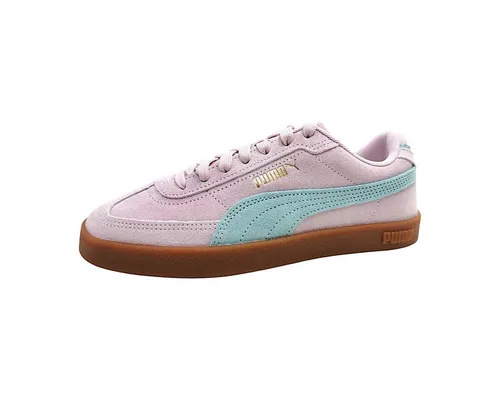 PUMA Unisex Club II ERA Suede Sneaker - Herren-Sneaker in Rose Mauve-Safe Lake-Gum, aus hochwertigem Wildleder mit regulärer Breite und bequemer Schnürung für optimalen Tragekomfort.