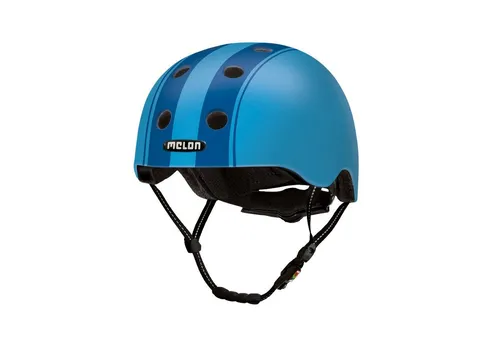 Melon Fahrradhelm Decent Double Blue (matte) – Leicht, sicher und stylish - Der Melon Fahrradhelm überzeugt durch sein geringes Gewicht und einen patentierten Magnetverschluss für höchsten Komfort. Über 50 Designs sorgen für individuellen Stil bei jeder Fahrt. Ideal für lange Touren und den täglichen Einsatz.