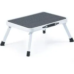 Tritthocker zusammenklappbar aus Stahl mit Gummimatte – 150 kg belastbar - Dieser zusammenklappbare Tritthocker aus Stahl ist ideal für jedes Zuhause. Mit nur 1,9 kg leicht und platzsparend gefaltet auf 4 cm. Perfekt für hohe Schränke und unterwegs, bietet er Sicherheit und Stabilität mit rutschfesten Füßen.