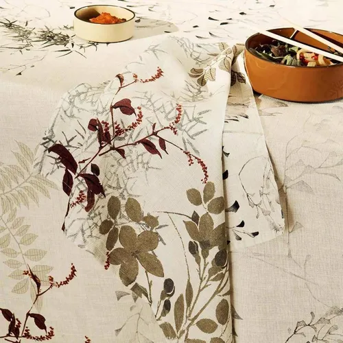 Garnier Thiebaut Serviette Bambous Parchemin 45 x 45 cm in beige von Garnier Thiebaut