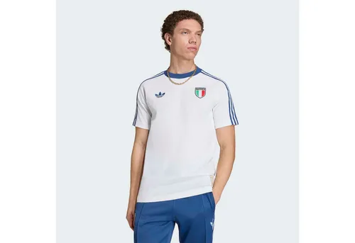 ADIDAS Herren Fanshirt Italien Originals T-Shirt - Erlebe den Fußballstil mit dem Italien Originals T-Shirt von ADIDAS. Dieses schmal geschnittene Shirt vereint Komfort und modernes Design – perfekt für Fans, die auch im Alltag ihre Leidenschaft zeigen wollen.