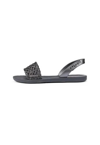 Ipanema Breezy Sandal FEM - Bequeme Sandalen für den Sommer - Die Ipanema Breezy Sandale vereint trendiges Design mit hohem Tragekomfort. Der verstellbare Riemen sorgt für perfekten Halt, ideal für entspannte Sommertage. Ein Must-Have für modebewusste Füße!