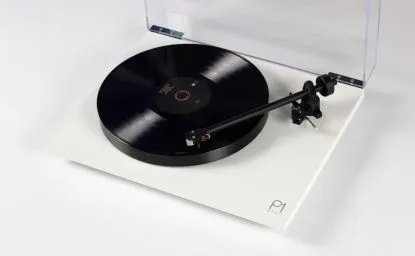 Rega Planar 1 Plus Plattenspieler von Rega