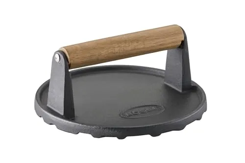 Rösle Grillpresse aus Gusseisen mit Holzgriff - Hochwertige Grillpresse von Rösle, ideal für Burger und Steaks. Das gusseiserne Gewicht sorgt für gleichmäßiges Garen und ein perfektes Branding. Mit ergonomischem Holzgriff für beste Handhabung.