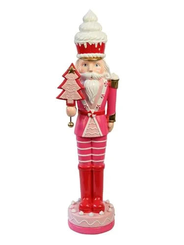 Gift Company Noce Nussknacker in Pink, 94 cm - Dekorativer Nussknacker von Gift Company, gefertigt aus robustem Material. Mit seiner auffälligen pinken Farbe ist er das perfekte Highlight für Ihre Weihnachtsdekoration.