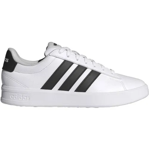 adidas Sportswear GRAND COURT 3.0 Sneaker in Weiß für Herren, Größe 43 1/3 - Sportliche Sneaker mit cloudfoam Dämpfung für hohen Tragekomfort. Ideal für den Alltag und Freizeitaktivitäten. Robuste Gummisohle sorgt für besten Halt.
