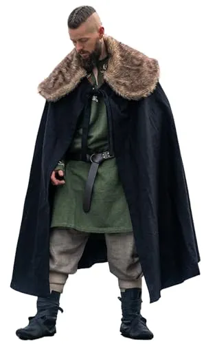 Umhänge für Kostüme von Leonardo Carbone