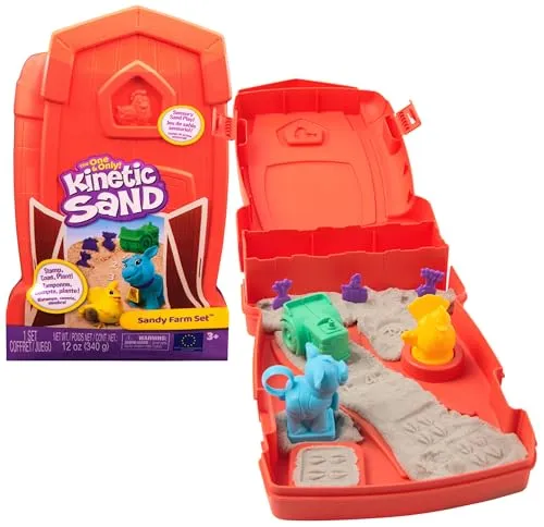 Kinetic Sand Sandy Farm Set - mit 340 g magischem Sand aus Schweden, 2 Stempeltieren, 1 Traktor und Zubehör für kreatives Indoor-Sandspiel, ab 3 Jahren