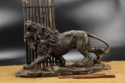 Lisandra Scott Großer Brüllender Löwe Skulptur - Lebensgroße handgefertigte Bronze-Optik Statue in Schwarz-Gold, ideal als inspirierende Deko für Unternehmer und Löwenliebhaber.