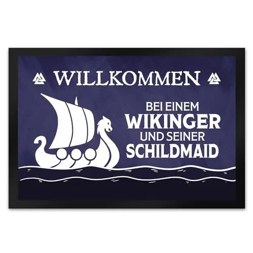 speecheese Willkommen bei einem Wikinger und Seiner Schildmaid Fußmatte XL in 40x60 cm mit Segelboot Motiv Als Geschenk zur Hochzeit für Paare Nordmänner Vikings