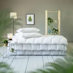 Dunlopillo Home Sommerdecke 135x200 cm - Leichte und Atmungsaktive Bettdecke - Bettdecken für erholsamen Schlaf mit innovativer Feuchtigkeitstransport-Technologie, die ein angenehmes Schlafklima schafft und schnell trocknet.