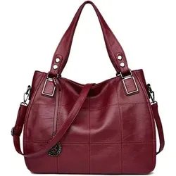 Damen Hobo Schultertasche aus Kunstleder mit Stickerei in Weinrot