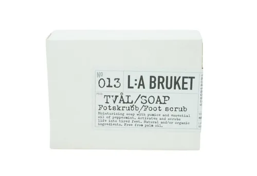 La Bruket 013 Seife 120g - Hochwertige Seife mit dem einzigartigen Duft von La Bruket 013. Ideal für die tägliche Pflege, reinigt sanft und hinterlässt ein angenehmes Hautgefühl.