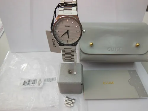 Cluse Damen Analog Quarz Uhr CW0101210003 - Elegante Armbanduhr für Damen mit 33mm Edelstahlgehäuse, wasserdicht bis 5 bar – ideal für den täglichen Gebrauch und stilvolle Akzente.