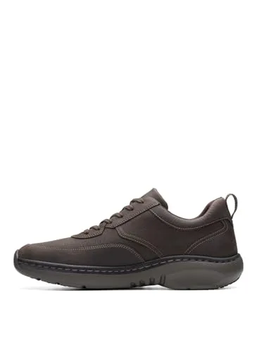 Clarks Herren Schnürschuhe ClarksPro - Herren-Schnürhalbschuhe aus weichem Nubukleder mit optimaler Belüftung, herausnehmbarem Fußbett und federleichter Außensohle für besten Halt.