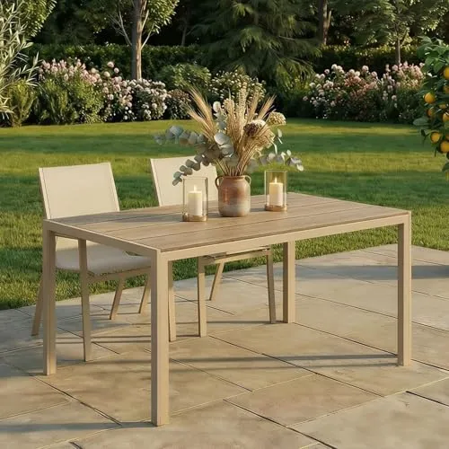 Gartentisch MONDELLO, 150 x 90 cm, Beige/Hellgrau - Moderner, wetterfester Terrassentisch - Der Gartentisch MONDELLO bietet mit seiner großzügigen Fläche von 150 x 90 cm und dem stabilen Stahlgestell idealen Komfort für Garten und Balkon. Die pflegeleichte Polywood-Oberfläche in Holzoptik ist perfekt für den Außenbereich.