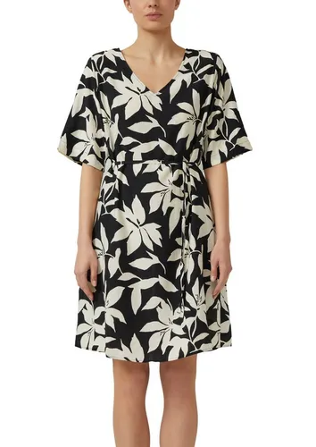 s.Oliver Maxikleid mit V-Ausschnitt - Stylisches Maxikleid mit V-Ausschnitt und praktischen Seitentaschen. Der feminine All-over-Print und die Raffung verleihen jedem Anlass eine besondere Note. Bequem und lässig durch Relaxed Fit und überschnittene Schultern.