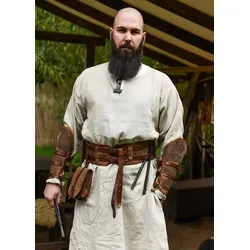 Battle Merchant Ritter-Kostüm Gürtel aus Fettleder braun, Größe M - Hochwertiger Gürtel aus 100% Leder für authentische Mittelalter-Kostüme. Ideal für Rollenspiele und historische Veranstaltungen, sorgt für den perfekten Sitz.