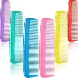 Buntes Haarkamm-Set mit 12 Kämmen - Vielseitiges 12-teiliges Haarkamm-Set in verschiedenen Farben. Hergestellt aus flexiblem Kunststoff, ideal für alle Haartypen. Perfekt für individuelles Hairstyling und unterwegs.
