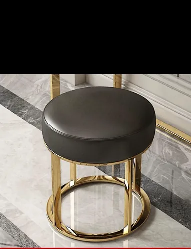 Runder Designer Polsterhocker aus Leder - Eleganter runder Hocker aus hochwertigem Leder, ideal als Fußablage oder zusätzliche Sitzgelegenheit. Modernes Design, perfekt für jedes Wohnambiente.