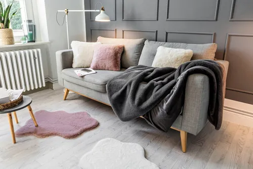 Wohndecke Novara 130x180 cm - super weiche Kuscheldecke von LUXOR living - Kuscheldecke aus Kunstfell in Kaninchenfell-Haptik, pflegeleicht und ideal für gemütliche Stunden im Wohnbereich oder unterwegs.