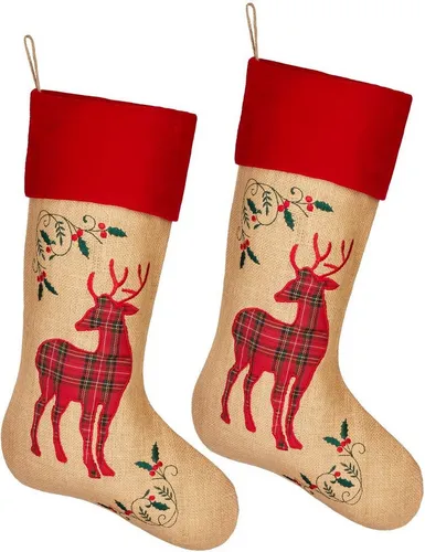BRUBAKER Nikolausstiefel Weihnachtsstrumpf zum Befüllen und Aufhängen - 52 cm Nikolausstrumpf (Rentiere Rot Karomuster, 2 St), Weihnachtsdeko Weihnachtssocke Strümpfe für Weihnachten und Nikolaus