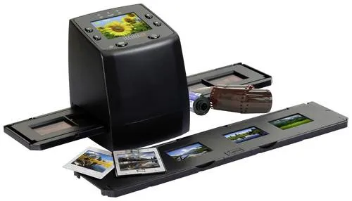 Technaxx DS-02 Video Grabber Plug und Play (4166) - Scanner für die Digitalisierung von Negativ- und Diafilmen, tragbar und hochauflösend mit Direktübertragung auf SD-/SDHC-Karten für einfache Archivierung.