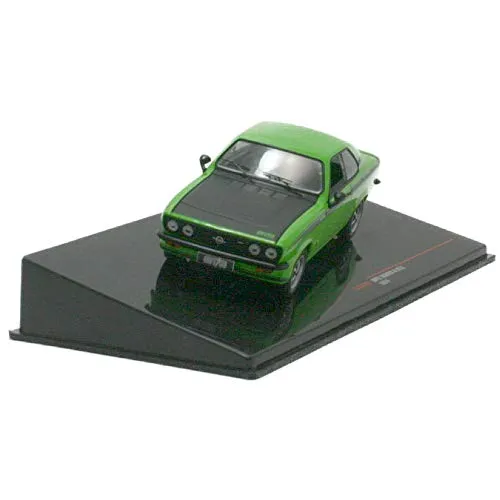 Ixo Opel Manta A GT/E (grün/schwarz) 1974-1:43