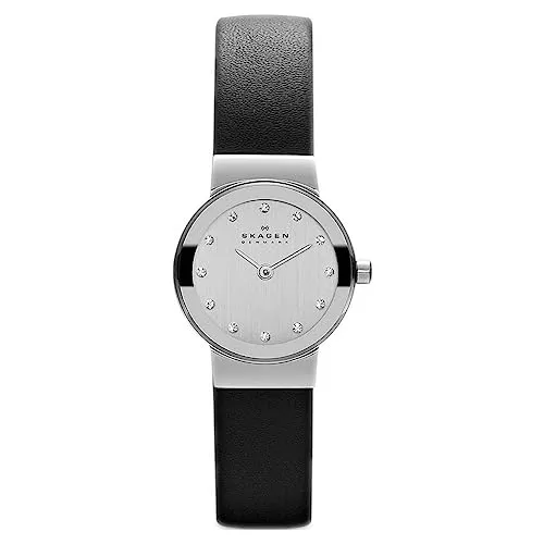 Skagen Damenuhr Freja Lille - Elegante Zweizeiger Uhr - Armbanduhren für Damen mit 22mm silbernem Edelstahlgehäuse und edlem Lederarmband, ideal für einen stilvollen Look.
