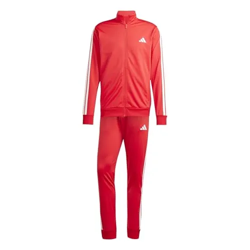 adidas Jogginganzüge Basic 3-Stripes Tricot Track Suit in Rot, EU L - Trainingsbekleidung aus recycelten Materialien, ideal für Sport und Freizeit. Bequem und stylisch mit dem klassischen 3-Stripes Design von adidas.