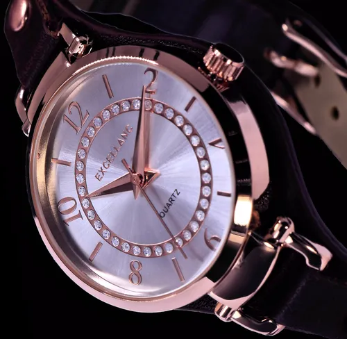 Excellanc Quarzuhr Karabi Damenuhr - Elegante Armbanduhr mit hochwertigem Lederimitat-Band, perfekt für jeden Anlass und stilvolle Akzente.