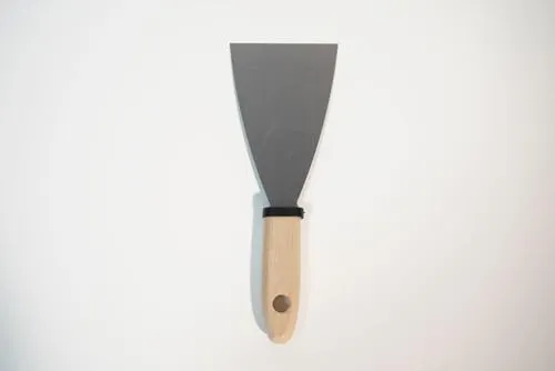 A.S. Création Spachtel Malerspachtel mit Holzgriff aus Edelstahl - zum Tapeten entfernen und Renovieren - silberfarben - 8cm breit - 909011