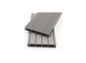 HOME DELUXE WPC Terrassendielen SAMANA - Hellgrau, 2m² - Terrassen- & Balkonfliesen, inklusive Unterkonstruktion und vollständigem Zubehör für eine einfache und schnelle Verlegung.