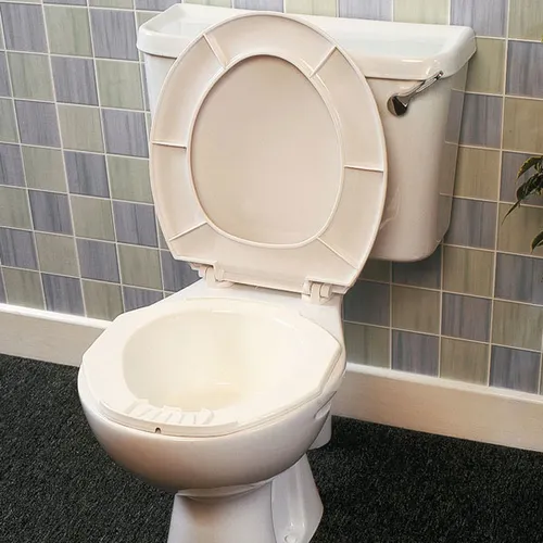 Bidet aus weißem Kunststoff