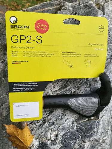 ERGON Fahrradgriffe GS2 (Small) - Unisex Fahrradgriff für optimalen Komfort, ergonomisches Design und perfekte Passform für kleine Hände.
