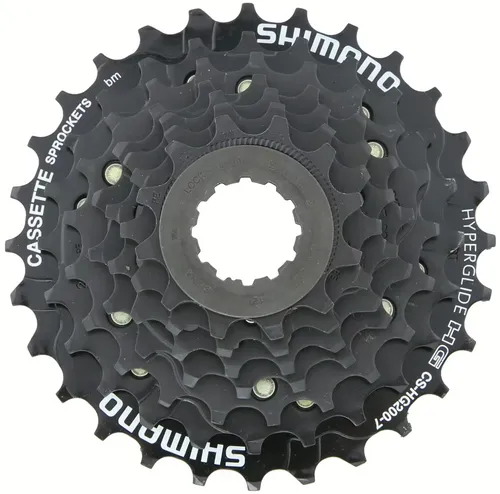 Shimano CS-HG200 7-fach Kassette mit 12-28 Zähnen - Hochwertige 7-fach Kassette für Fahrräder mit Zähnen von 12 bis 28. Bietet präzise Schaltvorgänge und ist ideal für vielseitige Einsatzmöglichkeiten.