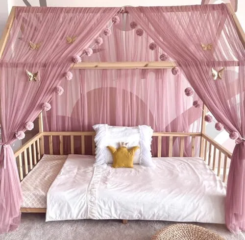 Hausbett Himmel Betthimmel altrosa für Kinderbett - Bettwäsche für Kinderzimmer, verwandle dein Hausbett in ein traumhaftes Himmelbett mit hochwertigem Tüll und Pompongirlande für eine gemütliche Atmosphäre.