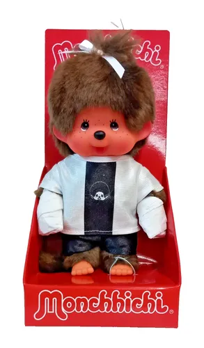 Monchhichi Mädchen im Fußball-Trikot 20 cm - Weich- & Stoffpuppen: Niedliche Monchhichi Puppe im EM-Fußball-Trikot mit Zöpfchen, perfekt für kleine Fußballfans und zum Spielen oder Sammeln.
