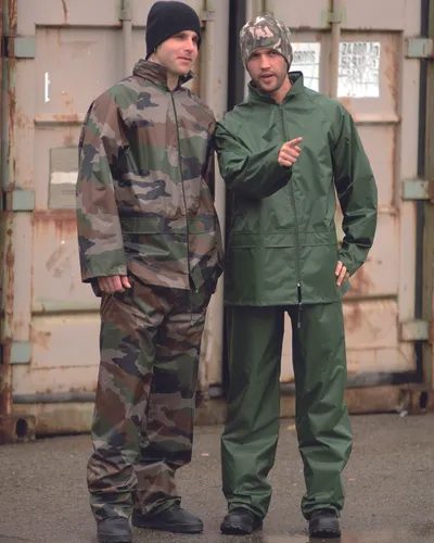 Regenanzug Oliv, Jacke + Hose - NEU! - Funktionsjacken für Camping und Outdoor, bietet optimalen Nässeschutz und ist ideal für Militär- und Freizeitaktivitäten.