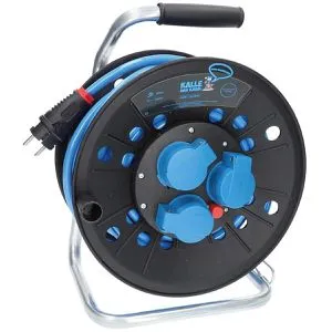 KALLE DAS KABEL Schuko Kabeltrommel PUR H07BQ-F 25m - Kabeltrommel mit 25m robustem, ölbeständigem Kabel für den Einsatz im Freien. Mit Thermoschutzschalter für Sicherheit und praktischem Griff für einfaches Aufrollen.