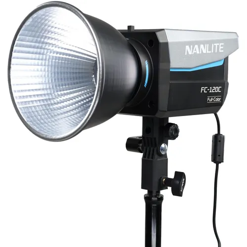 NANLITE FC-120C Full-Color Reportage- und Studio-Scheinwerfer - Professioneller Full-Color Scheinwerfer für Video und Studio, bietet variable Farbtemperatur von 2700 bis 7500 Kelvin und anpassbare Spezialeffekte für kreative Beleuchtung.