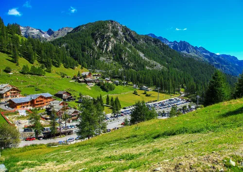 hansepuzzle 15768 - Berg-Dorf Puzzle, 260 Teile, Natur, 41,0 x 28,0cm mit hochwertiger Aufbewahrung, Kartonbox und wiederverschließbarem Beutel